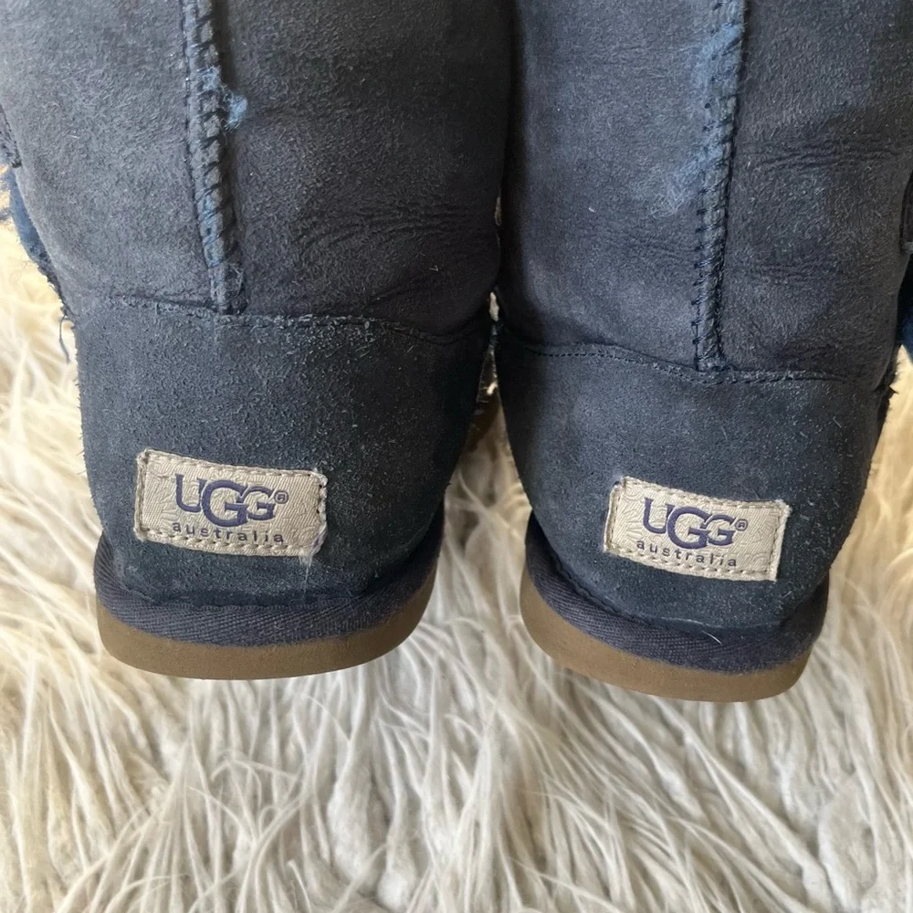 Ugg Australia Bailey Button Triplet II Navy Blue Shearling Fur Lined Boots Sz 7